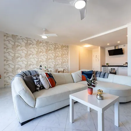 Malagasuite Seaview Babilonia 아파트